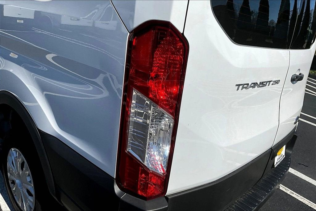 2023 Ford Transit Cargo Van T250 LOW RF RWD