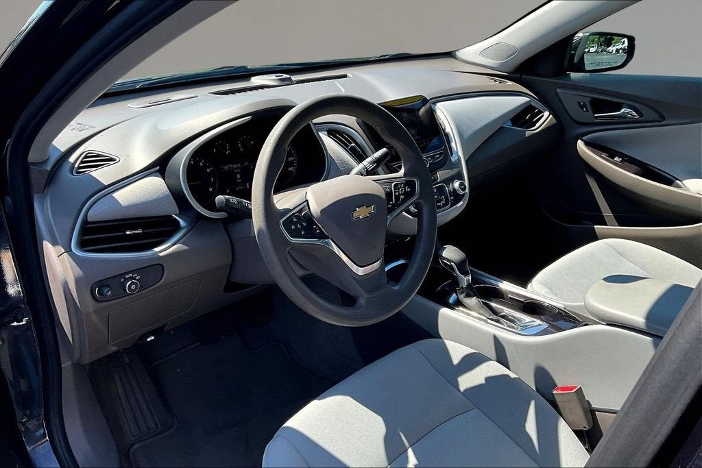 2022 Chevrolet Malibu LS