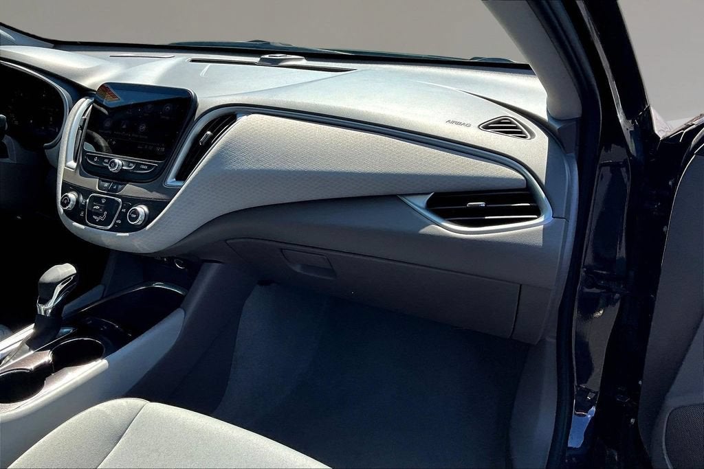 2022 Chevrolet Malibu LS