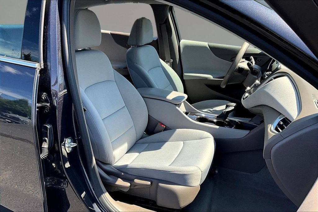2022 Chevrolet Malibu LS