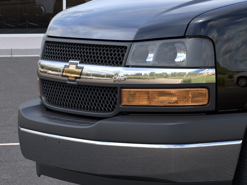2026 Chevrolet Express Passenger 1LT