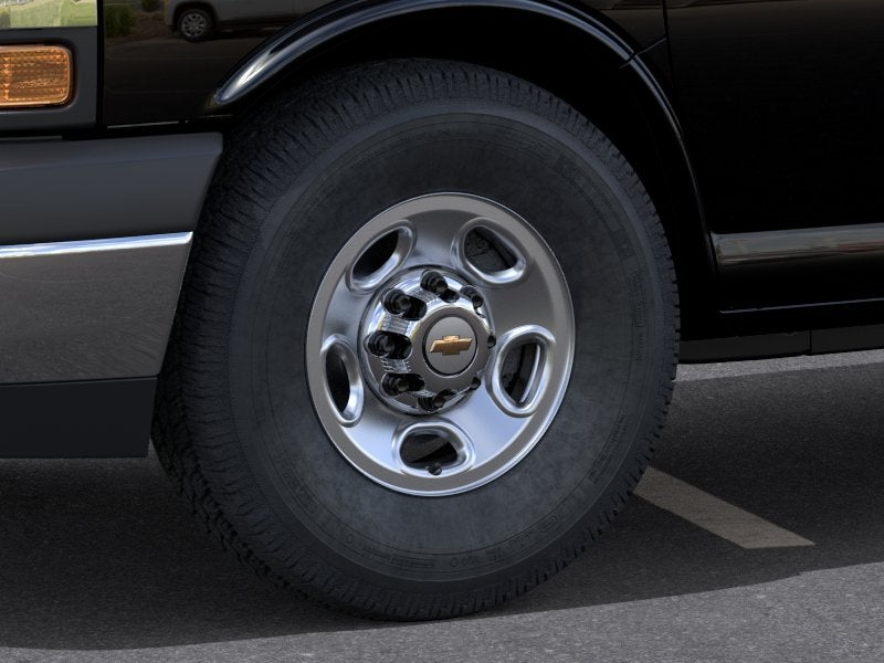 2026 Chevrolet Express Passenger 1LT