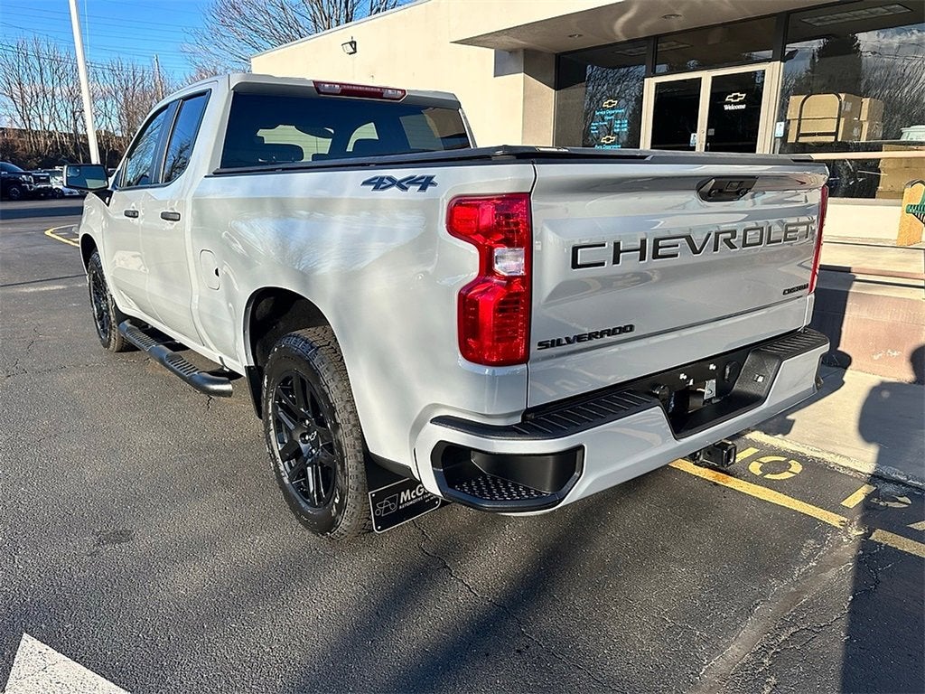 2024 Chevrolet Silverado 1500 Custom