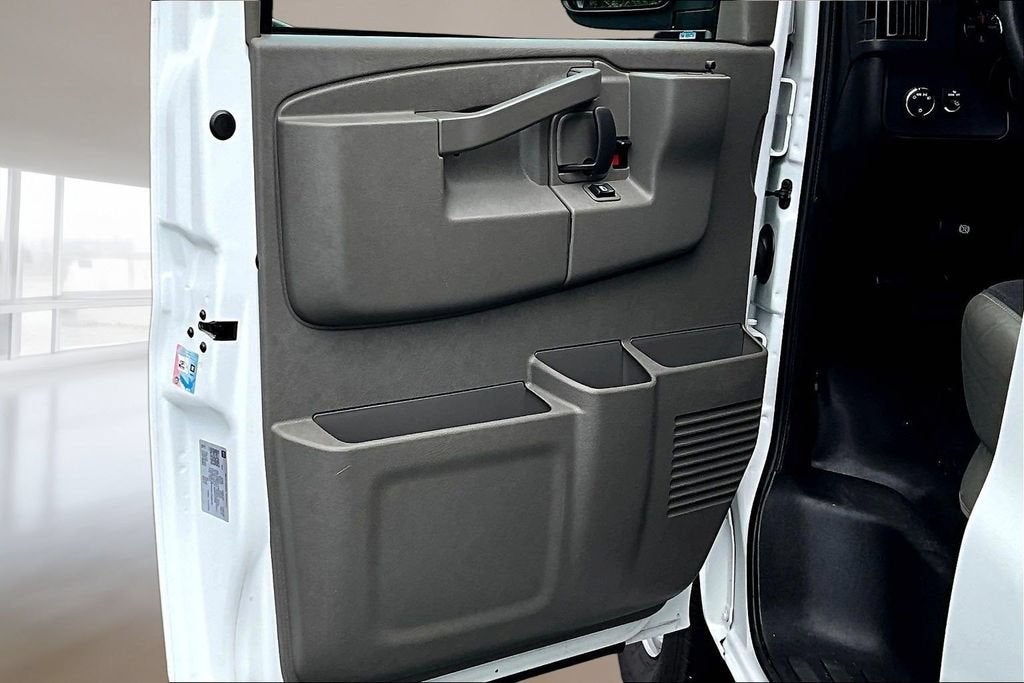 2025 Chevrolet Express Cargo WT