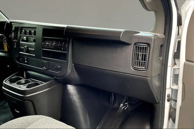 2025 Chevrolet Express Cargo WT