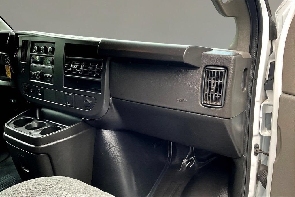 2025 Chevrolet Express Cargo WT