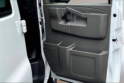 2025 Chevrolet Express Cargo WT