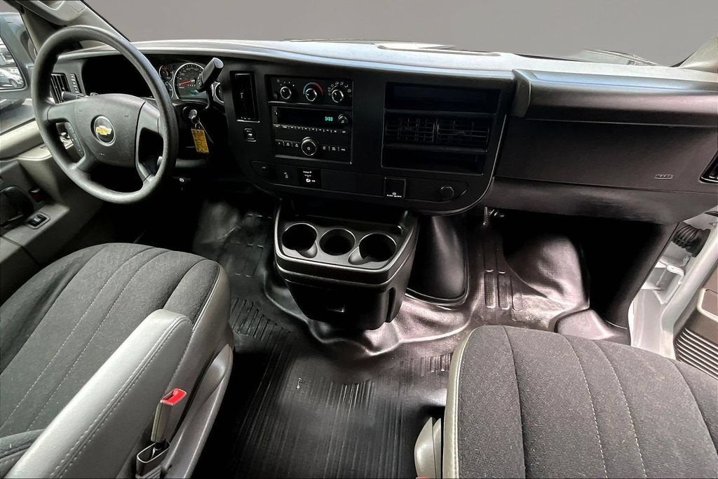 2025 Chevrolet Express Cargo WT