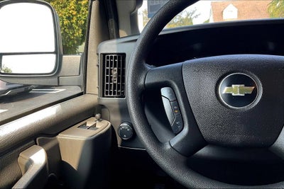 2025 Chevrolet Express Cargo WT