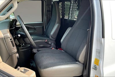 2025 Chevrolet Express Cargo WT
