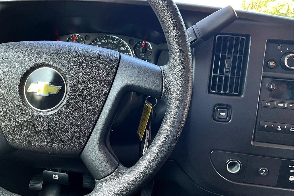 2025 Chevrolet Express Cargo WT