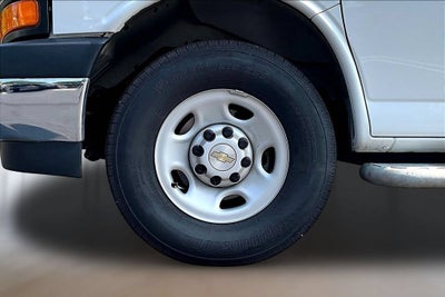 2025 Chevrolet Express Cargo WT