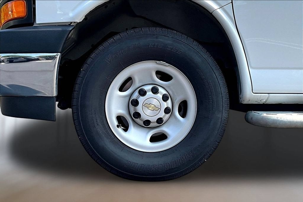 2025 Chevrolet Express Cargo WT