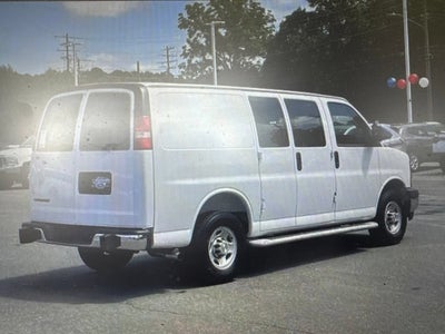 2025 Chevrolet Express Cargo WT