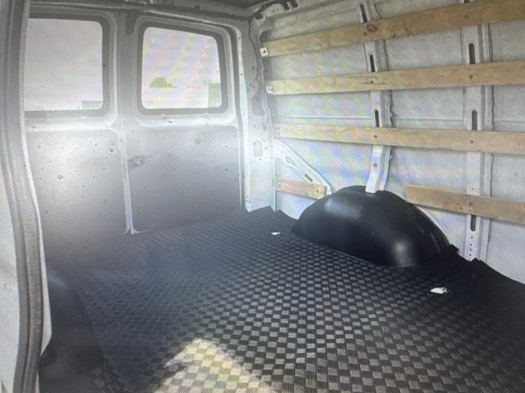 2025 Chevrolet Express Cargo WT