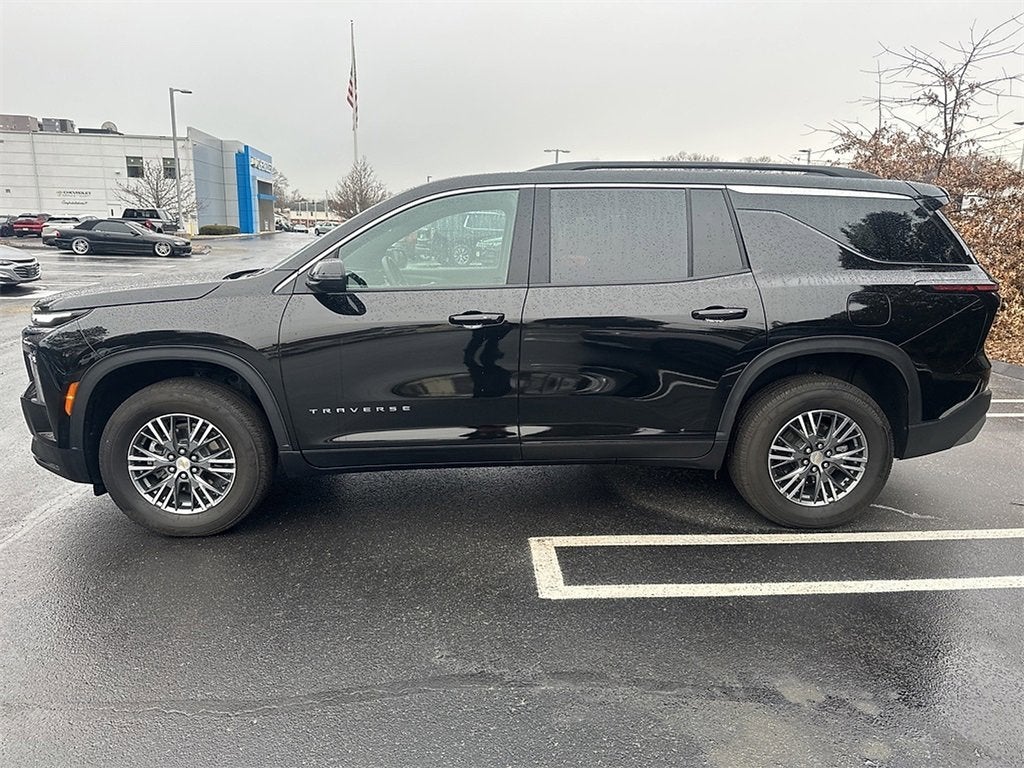 2025 Chevrolet Traverse LT