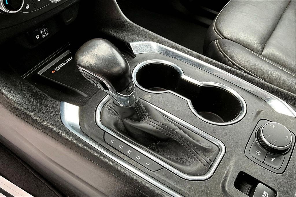 2022 Chevrolet Traverse LT Leather