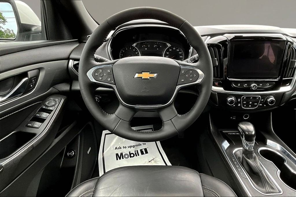 2022 Chevrolet Traverse LT Leather