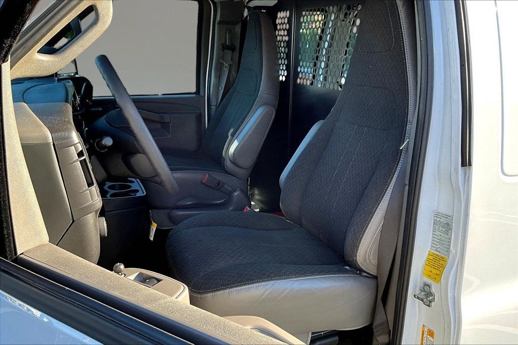 2025 GMC Savana Cargo Work Van