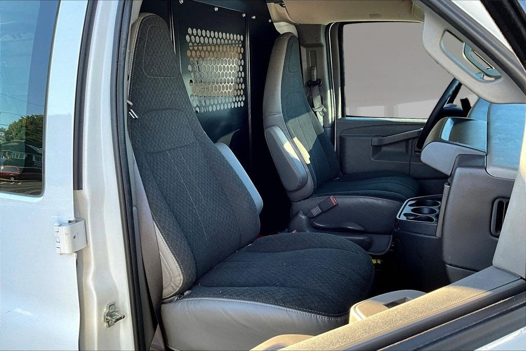 2025 GMC Savana Cargo Work Van