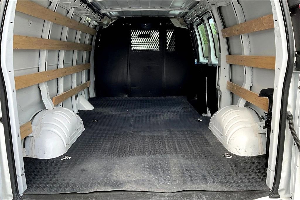 2024 GMC Savana Cargo 2500 Work Van