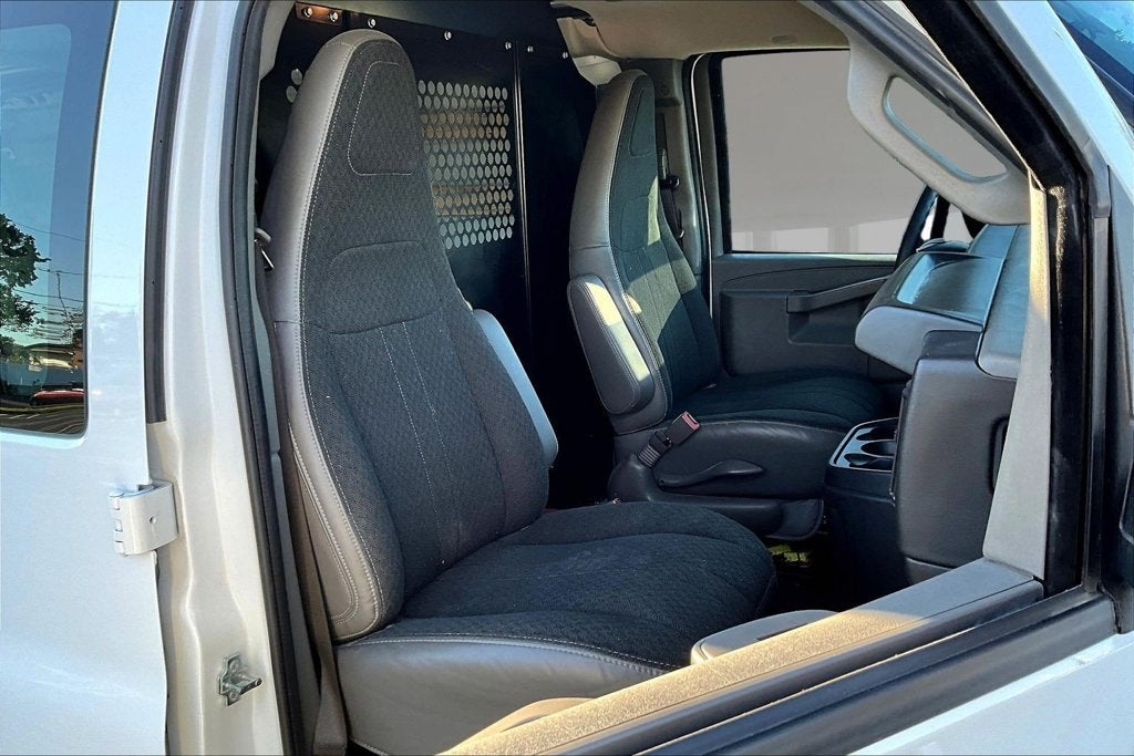 2025 GMC Savana Cargo Work Van