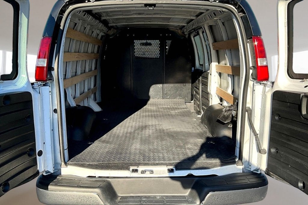 2025 GMC Savana Cargo Work Van