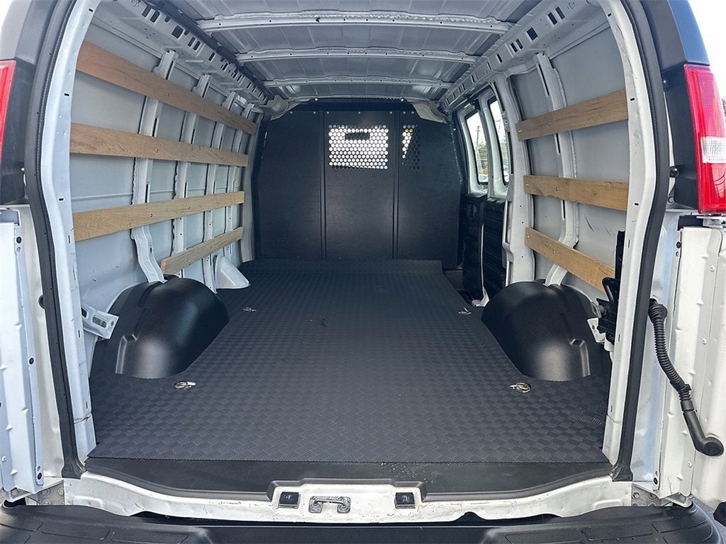 2024 GMC Savana Cargo 2500 Work Van