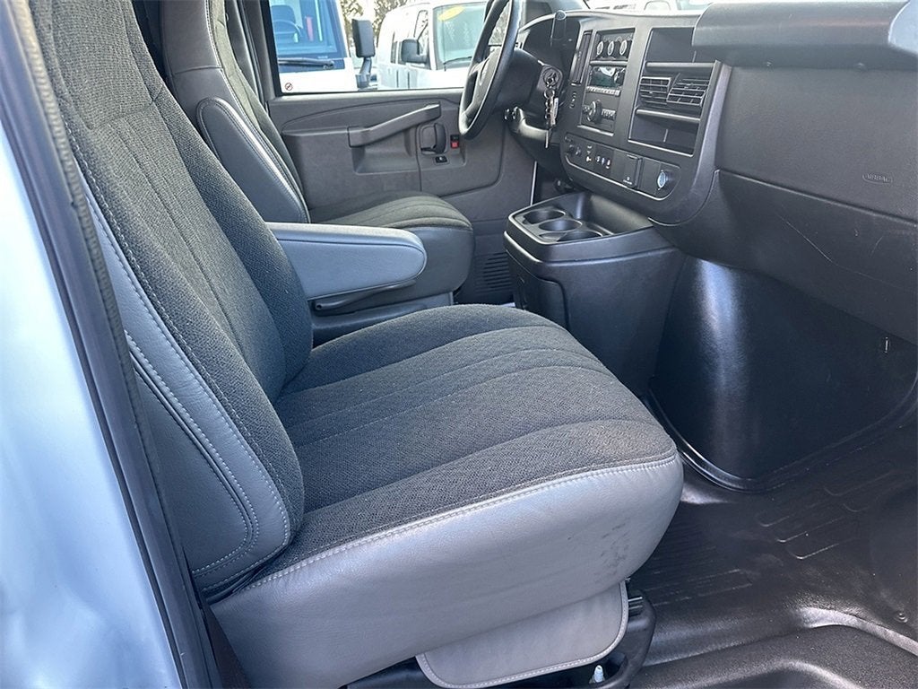 2024 GMC Savana Cargo 2500 Work Van