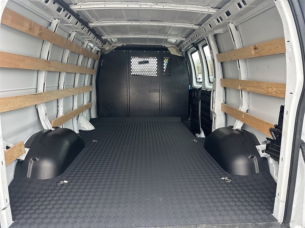 2024 GMC Savana Cargo 2500 Work Van