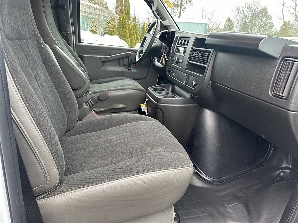 2024 GMC Savana Cargo 2500 Work Van