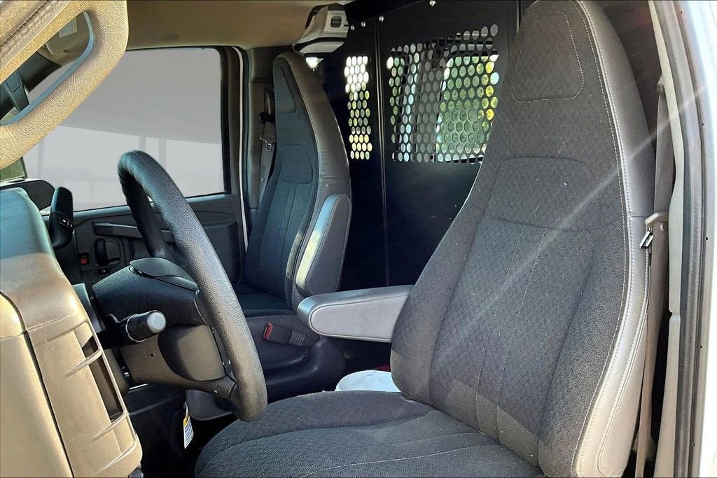 2023 GMC Savana Cargo 2500 Work Van