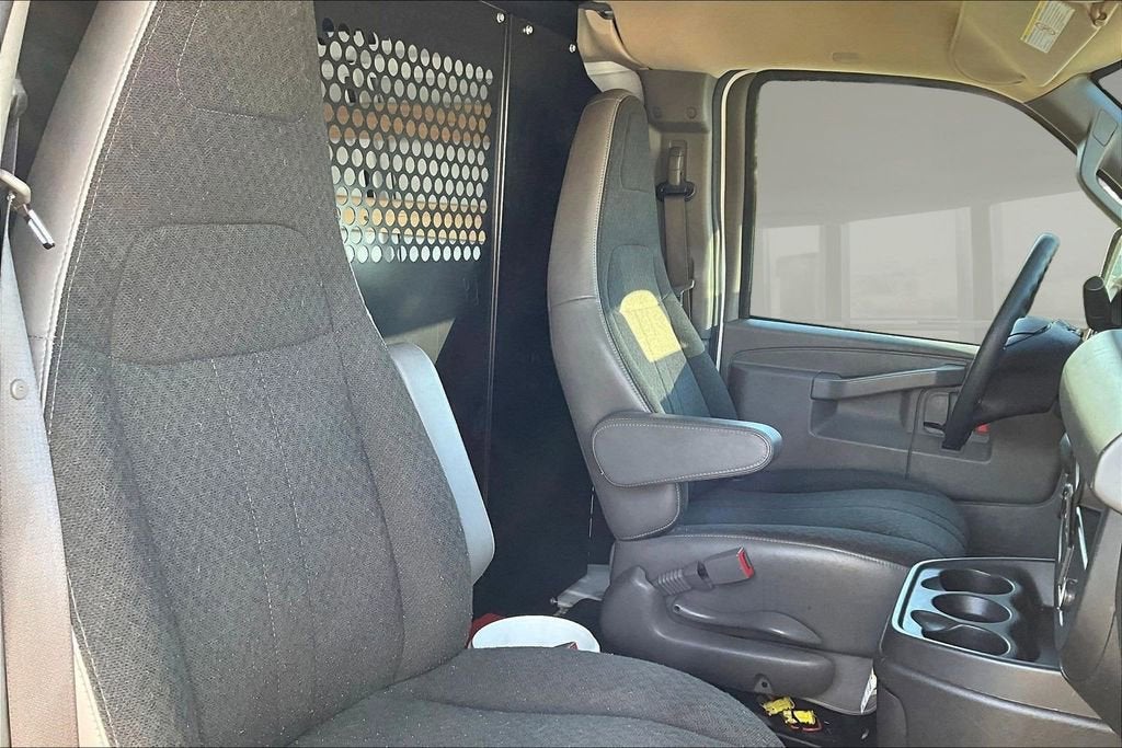 2023 GMC Savana Cargo 2500 Work Van