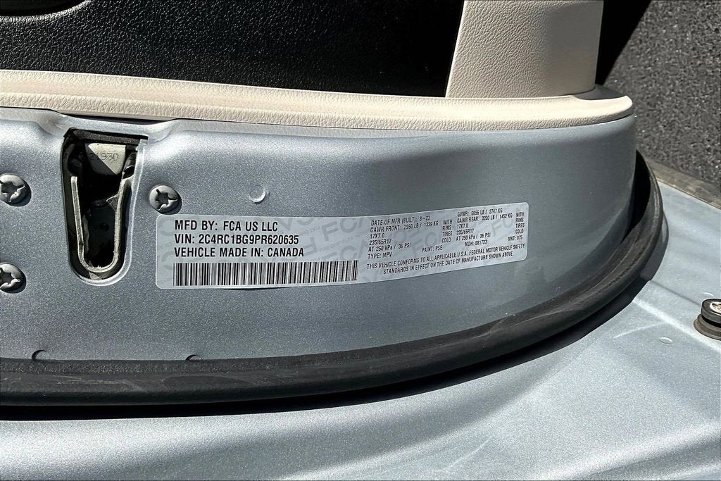 2023 Chrysler Pacifica Touring L