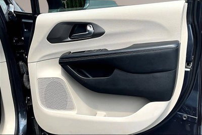 2021 Chrysler Pacifica Hybrid Touring L