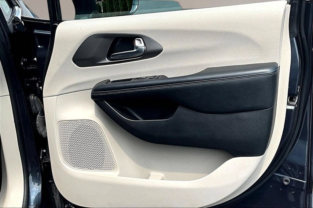 2021 Chrysler Pacifica Hybrid Touring L