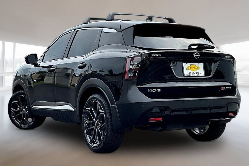 2026 Nissan Kicks SR