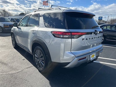 2024 Nissan Pathfinder SL