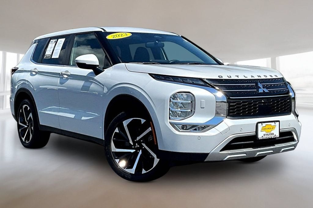 2023 Mitsubishi Outlander SE