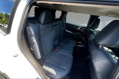 2023 Mitsubishi Outlander SE