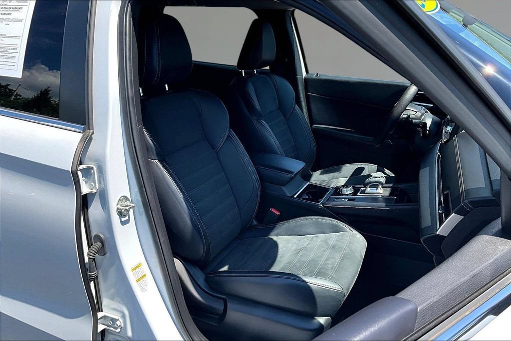 2023 Mitsubishi Outlander SE