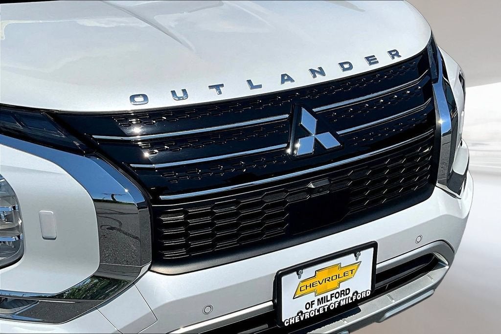 2023 Mitsubishi Outlander SE