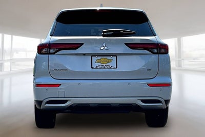 2023 Mitsubishi Outlander SE