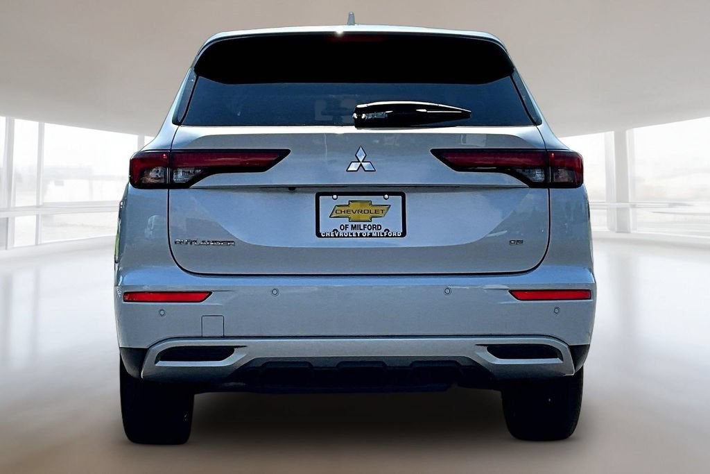 2023 Mitsubishi Outlander SE