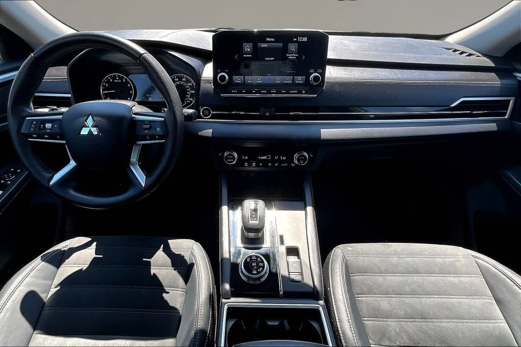 2023 Mitsubishi Outlander SE