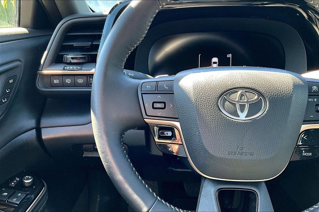 2025 Toyota Crown Signia XLE