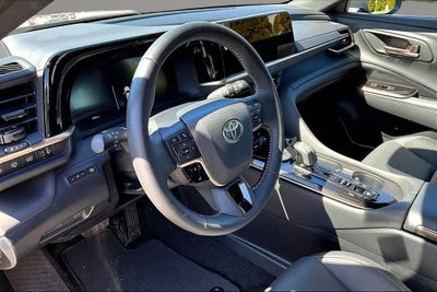 2025 Toyota Crown Signia XLE