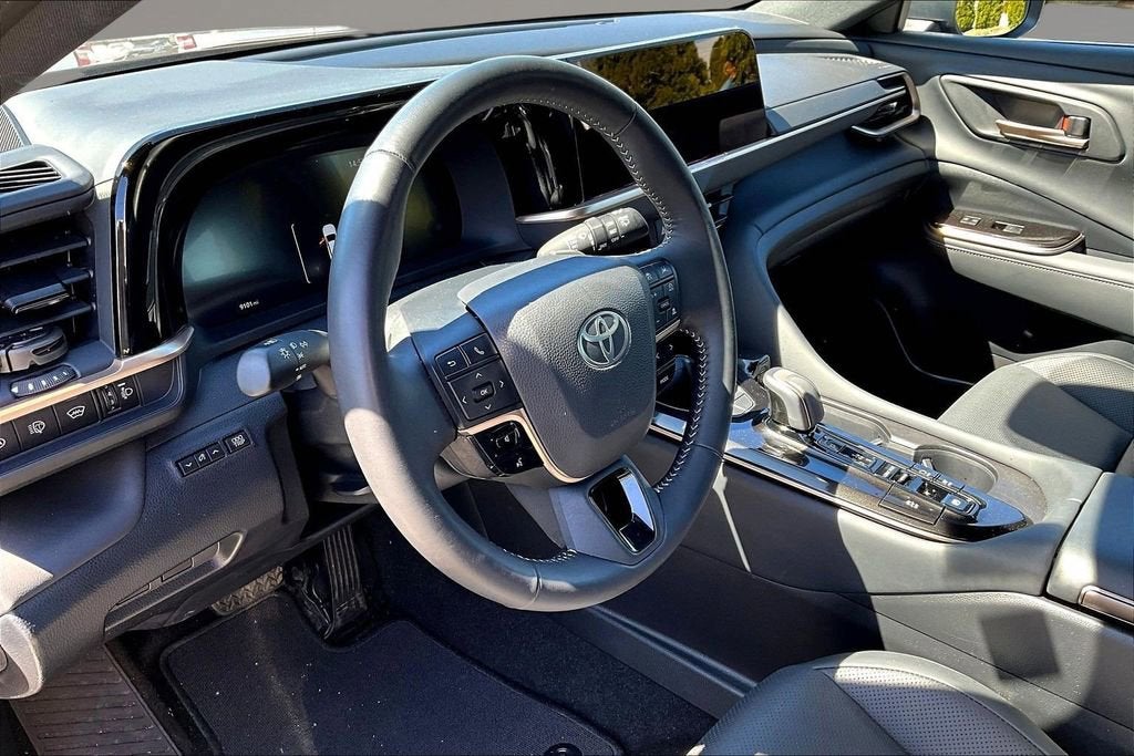 2025 Toyota Crown Signia XLE