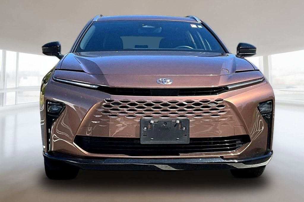 2025 Toyota Crown Signia XLE