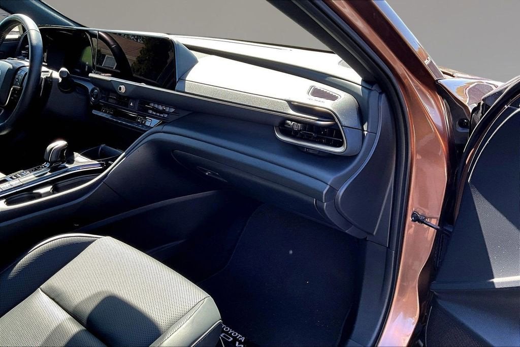 2025 Toyota Crown Signia XLE